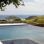 Myconian Platinum Senior & Deluxe Villa *