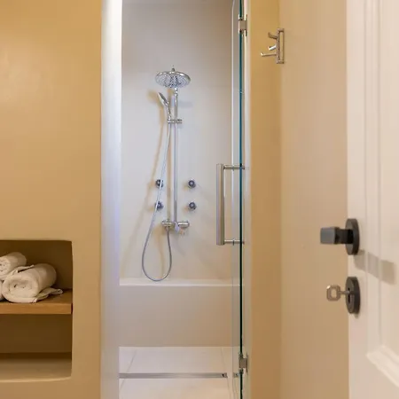 Βίλα Myconian Platinum Senior & Deluxe *