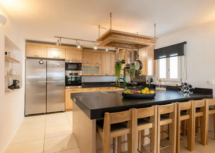 Myconian Platinum Senior & Deluxe Willa *