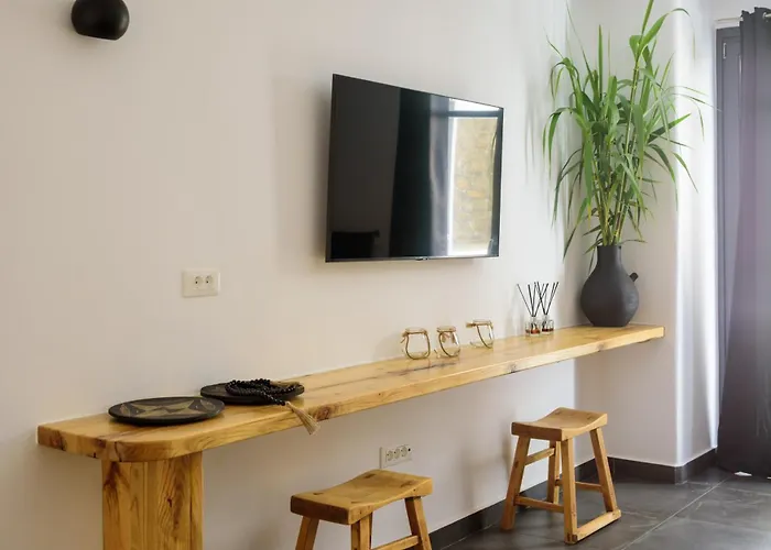 Myconian Platinum Senior & Deluxe Villa *