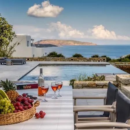 Myconian Platinum Senior & Deluxe Villa *