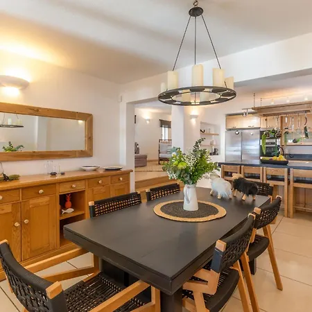 Вилла Myconian Platinum Senior & Deluxe