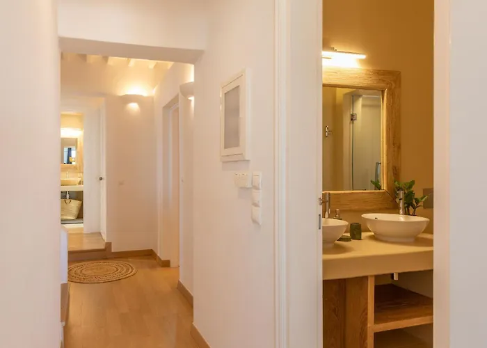 Vila Myconian Platinum Senior & Deluxe