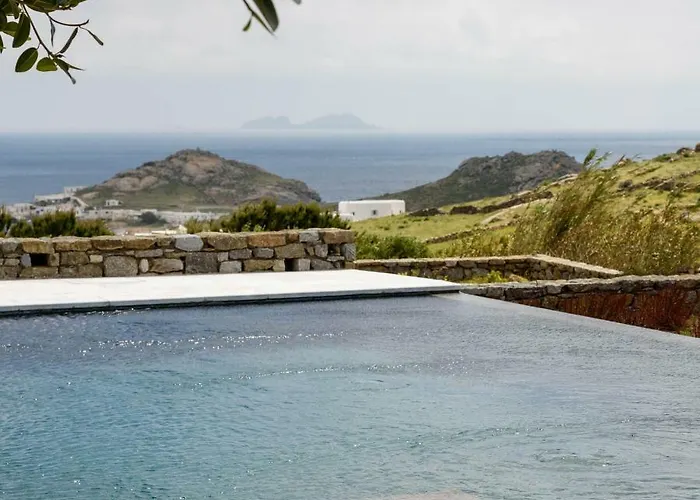 Myconian Platinum Senior & Deluxe Villa *